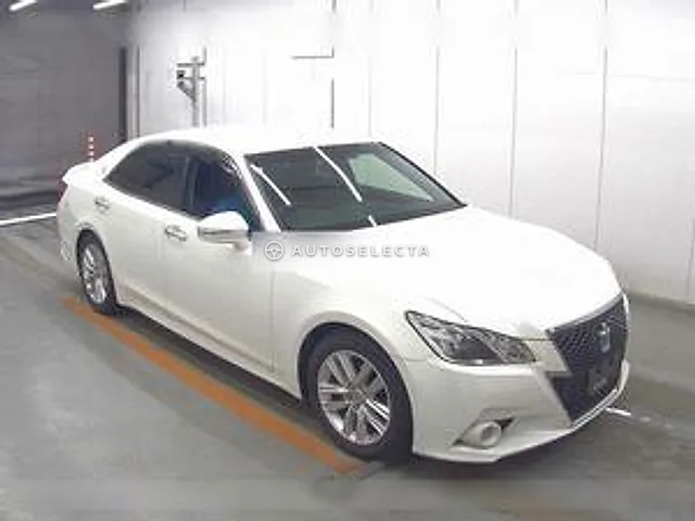 Toyota Crown 2013, auction grade 3.5