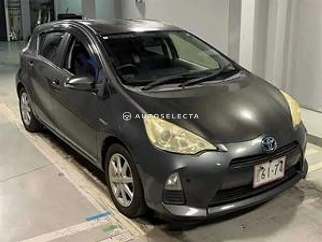 Toyota Aqua 2012, auction grade 3.5