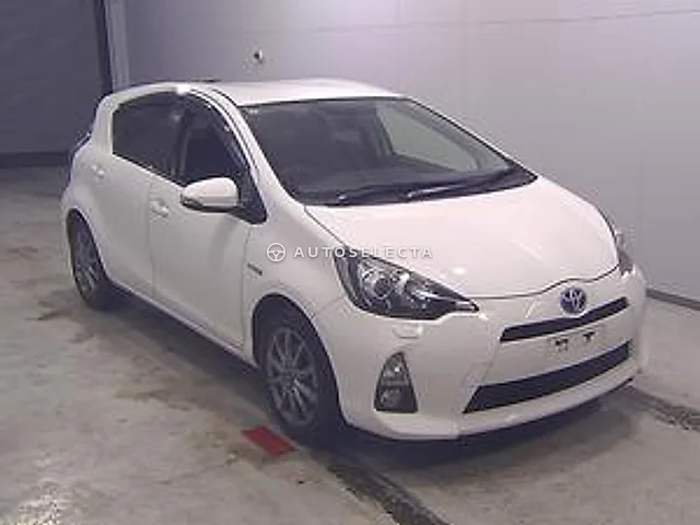 Toyota Aqua 2013, auction grade 3.5