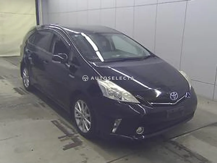 Toyota Prius Alpha 2012, photo 1 of 1