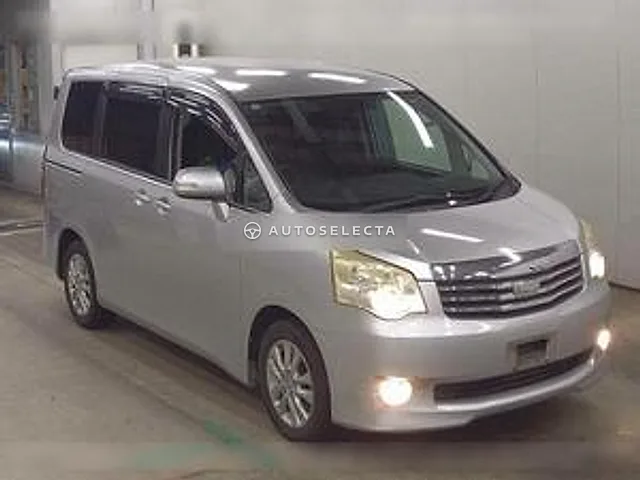 Toyota Noah 2010, auction grade R