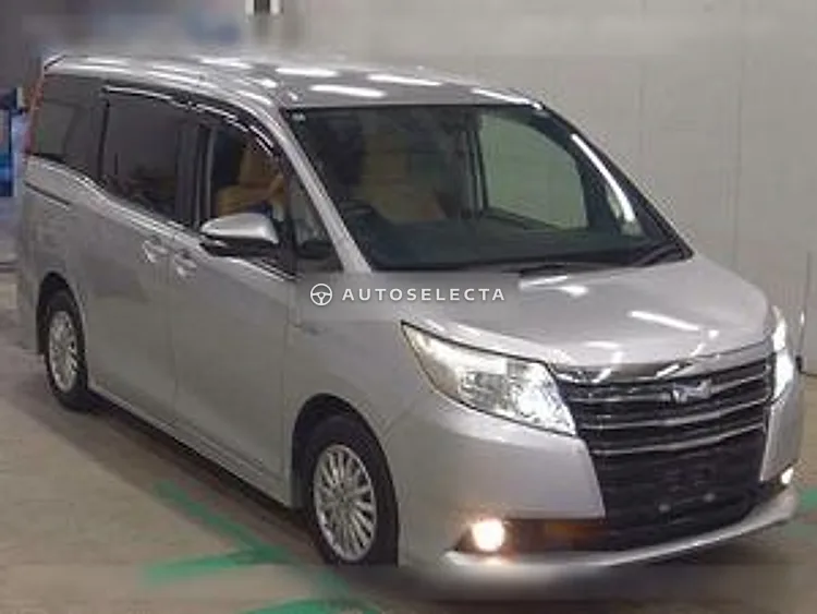 Toyota Noah 2014, photo 1 of 1