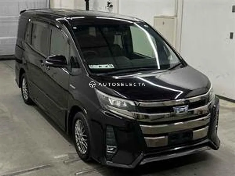 Toyota Noah 2017, photo 1 of 11