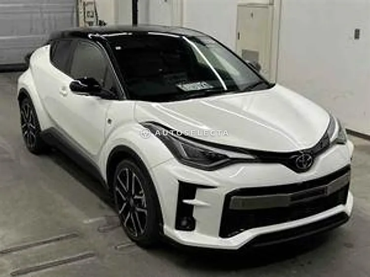 Toyota C-HR 2021, photo 1 of 10