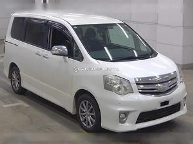 Toyota Noah 2012, auction grade R