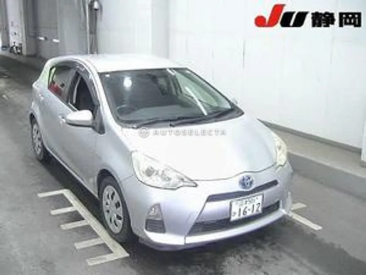 Toyota Aqua 2012, photo 1 of 1