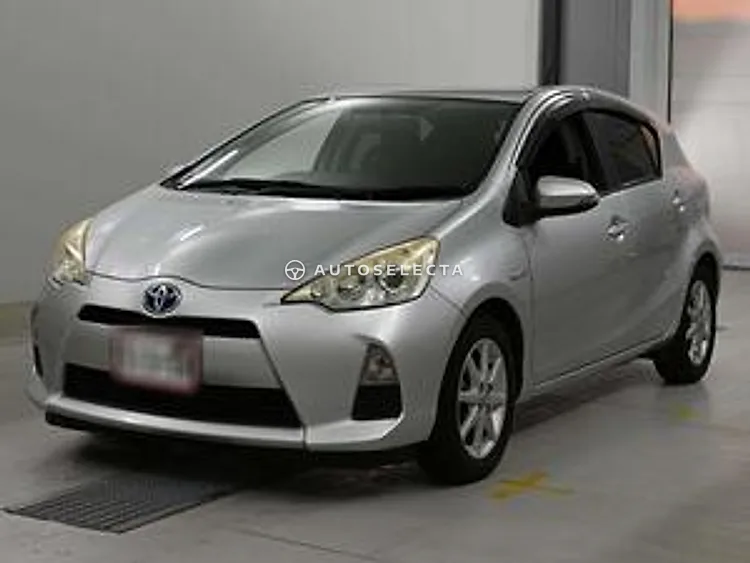 Toyota Aqua 2013, photo 1 of 1