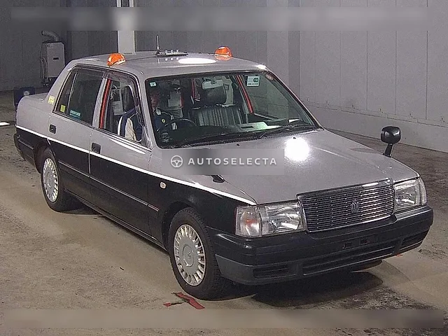 Toyota Crown Sedan 2018, auction grade 3.5