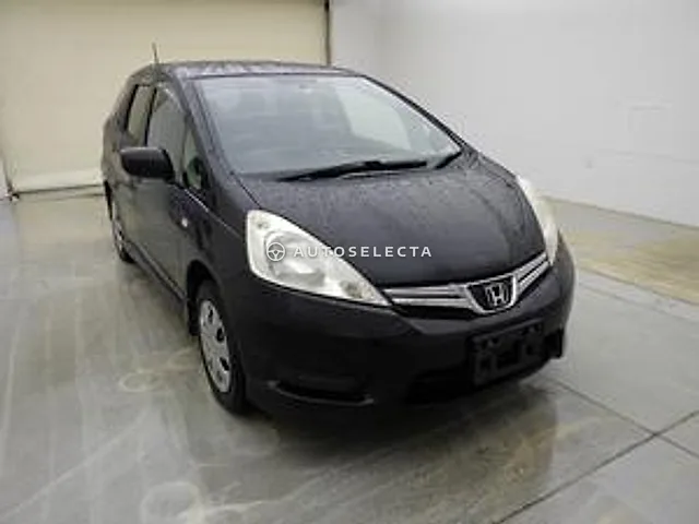 Honda Fit Shuttle 2011, auction grade R