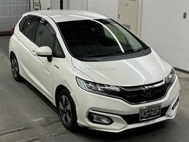 Honda Fit Hybrid 2018, auction grade 3.5