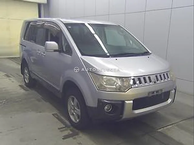 Mitsubishi Delica D:5 2009, auction grade 2