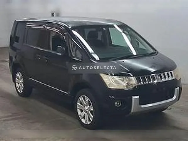 Mitsubishi Delica D:5 2012, auction grade 3