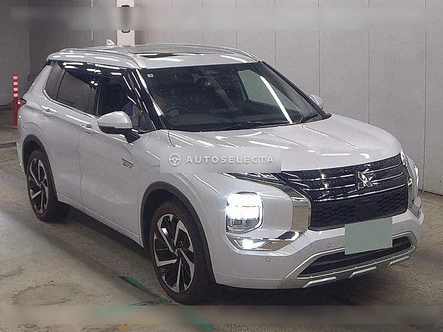 Mitsubishi Outlander PHEV 2023, auction grade 5