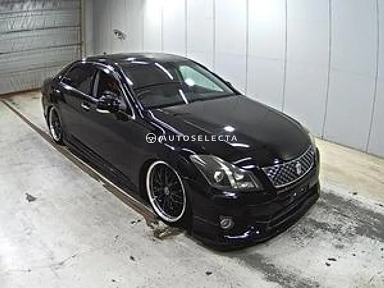 Toyota Crown 2010, photo 1 of 1
