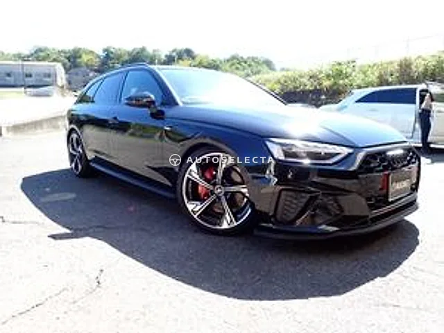 Audi A4 Avant 2022, auction grade 5