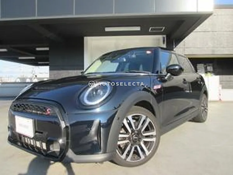 MINI 2023, photo 1 of 11