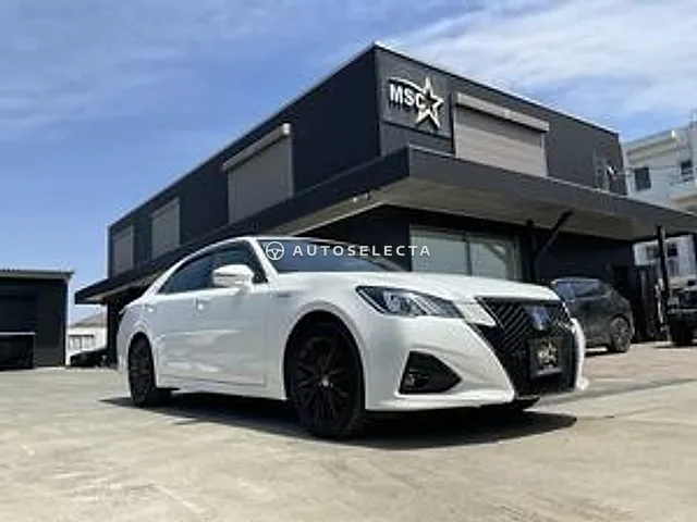 Toyota Crown 2018, auction grade 4