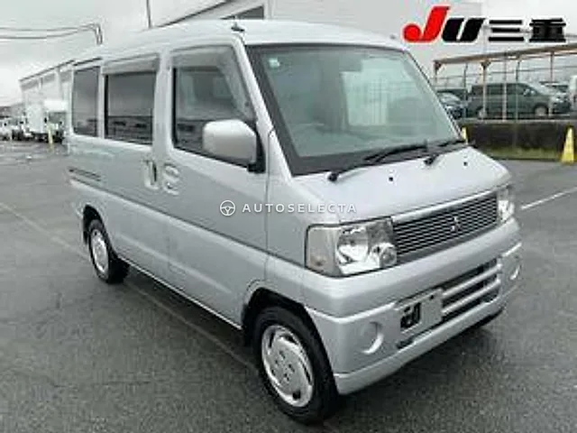 Mitsubishi Town Box 2001, auction grade 4