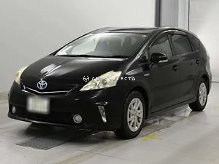 Toyota Prius Alpha 2012, photo 1 of 1