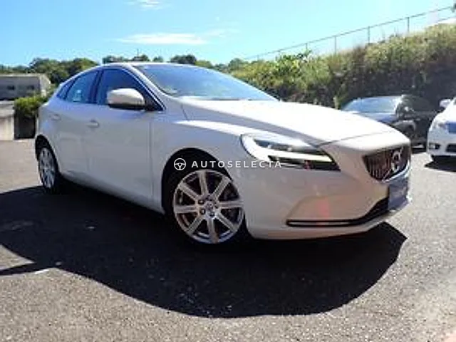 Volvo V40 2017, auction grade 4.5