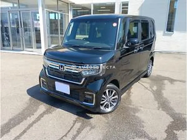 Honda N-BOX Custom 2021, auction grade 4