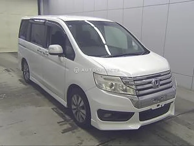 Honda Stepwgn Spada 2012, auction grade R