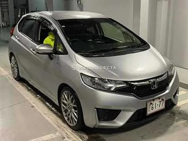 Honda Fit 2015, auction grade R