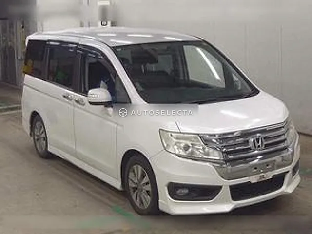 Honda Stepwgn Spada 2014, auction grade 3.5