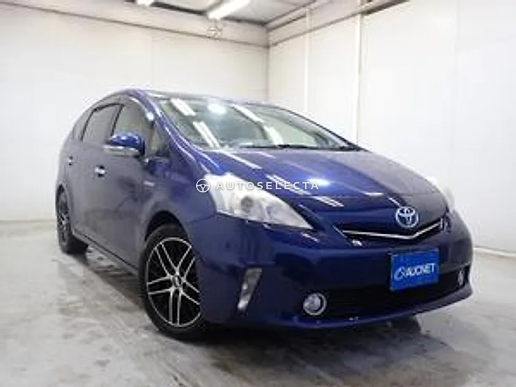 Toyota Prius Alpha 2012, photo 1 of 1