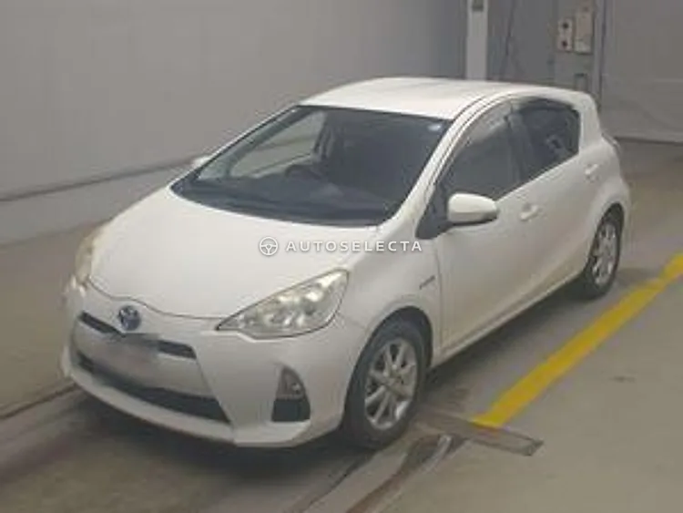 Toyota Aqua 2013, photo 1 of 1