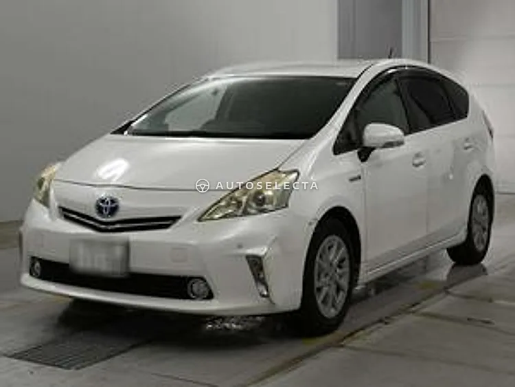 Toyota Prius Alpha 2013, photo 1 of 1