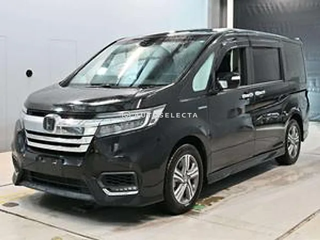 Honda Stepwgn Spada 2017, auction grade 3.5