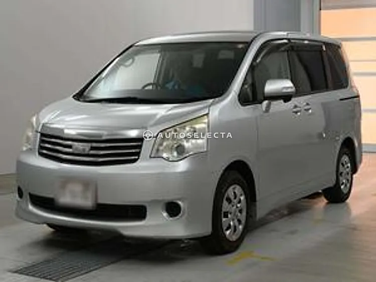 Toyota Noah 2013, photo 1 of 1