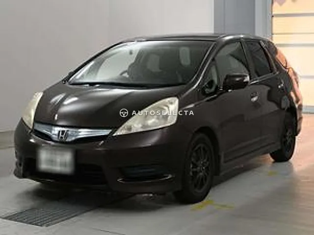 Honda Fit Shuttle Hybrid 2012, auction grade 4