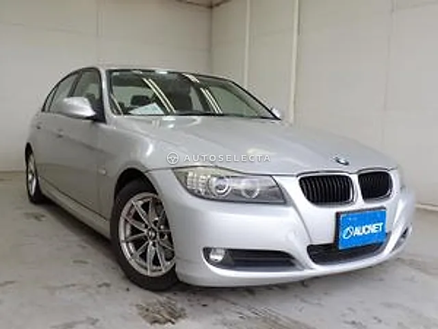 BMW 3 Series 2011, auction grade 3.5