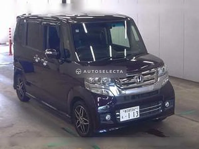 Honda N-BOX Custom 2015, auction grade 4.5