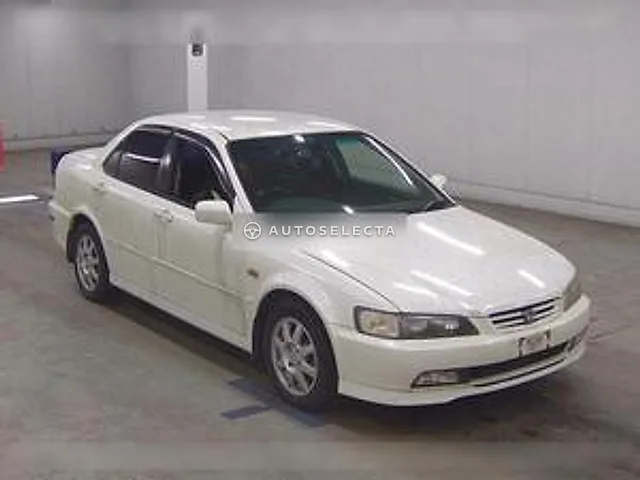 Honda Accord 2000, auction grade 3.5