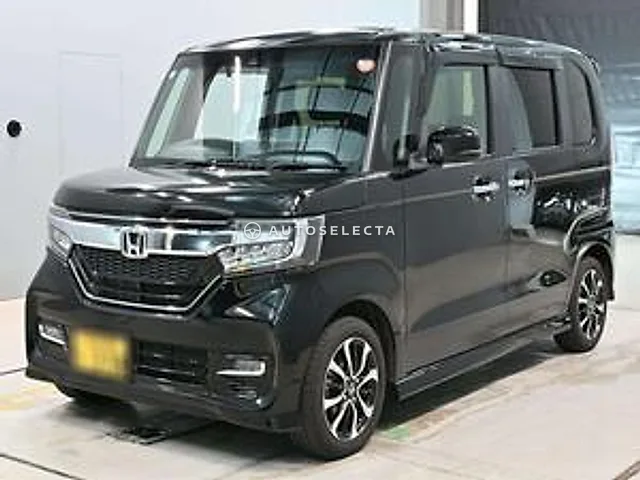 Honda N-BOX Custom 2018, auction grade 3