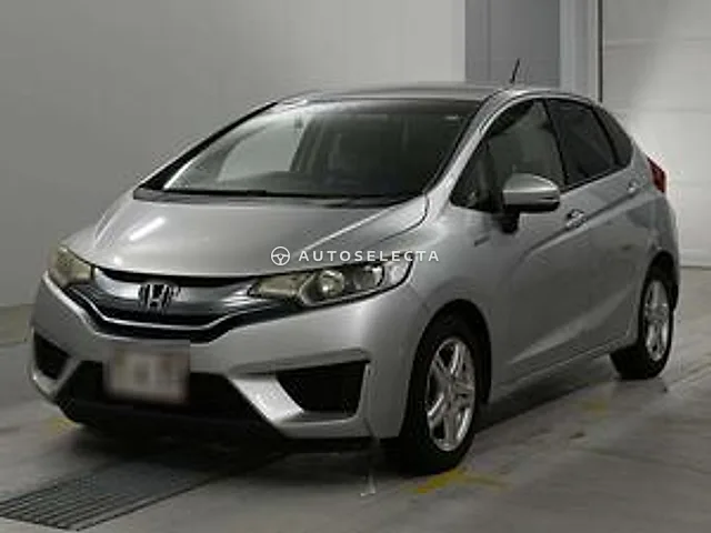 Honda Fit Hybrid 2013, auction grade RA