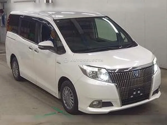 Toyota Esquire 2015, auction grade 3.5
