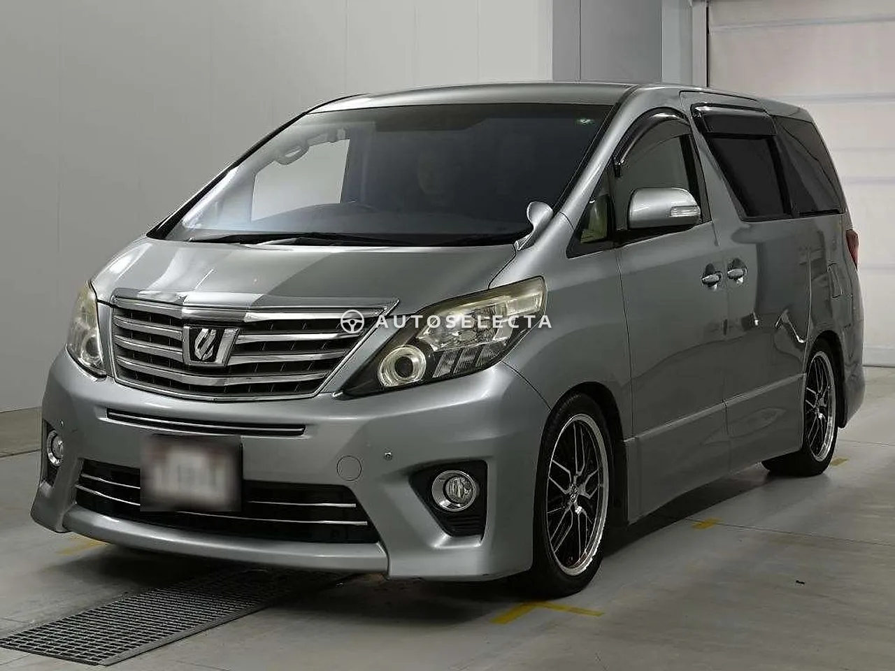 Toyota Alphard 2013, photo 1 of 1