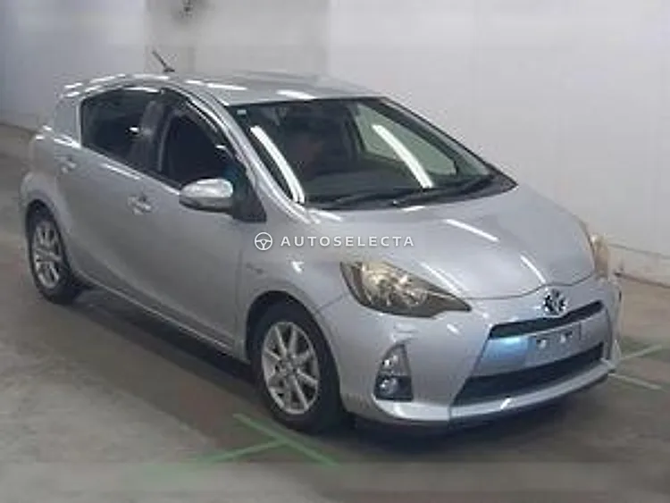 Toyota Aqua 2012, photo 1 of 1