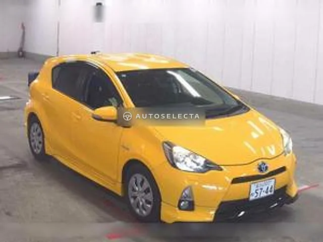 Toyota Aqua 2013, auction grade 3
