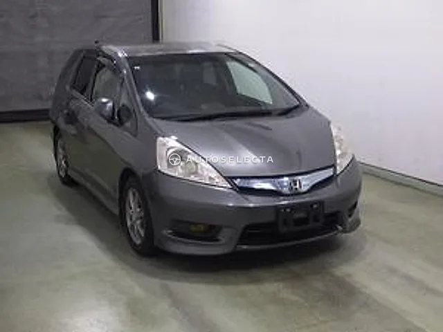 Honda Fit Shuttle 2011, auction grade 3.5