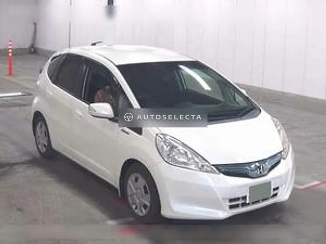 Honda Fit Hybrid 2012, auction grade R