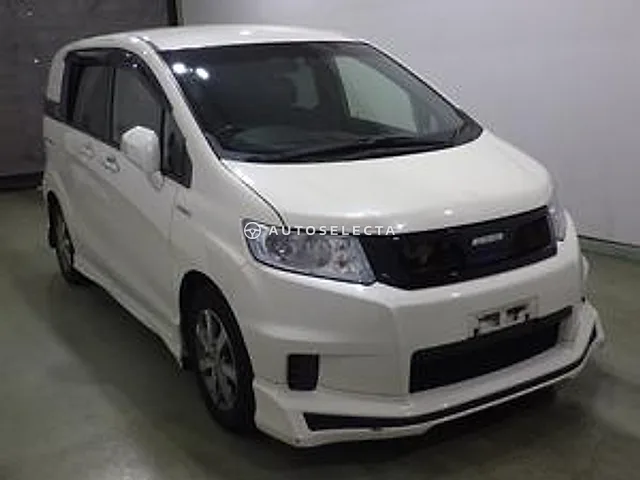 Honda Freed Spike 2012, auction grade R