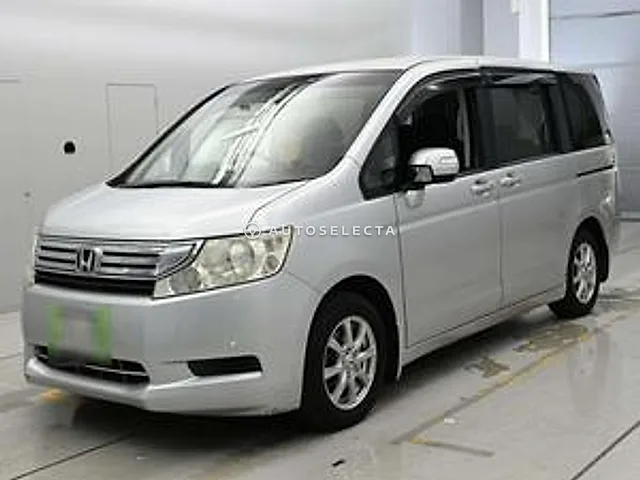 Honda Stepwgn 2011, auction grade 3
