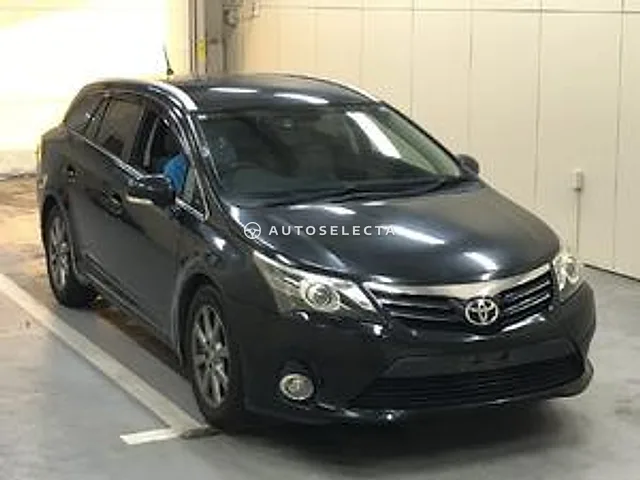 Toyota Avensis 2013, auction grade R