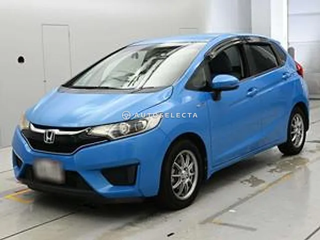Honda Fit Hybrid 2015, auction grade 3.5