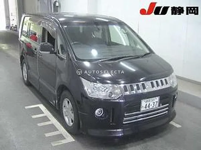 Mitsubishi Delica D:5 2015, auction grade 3.5